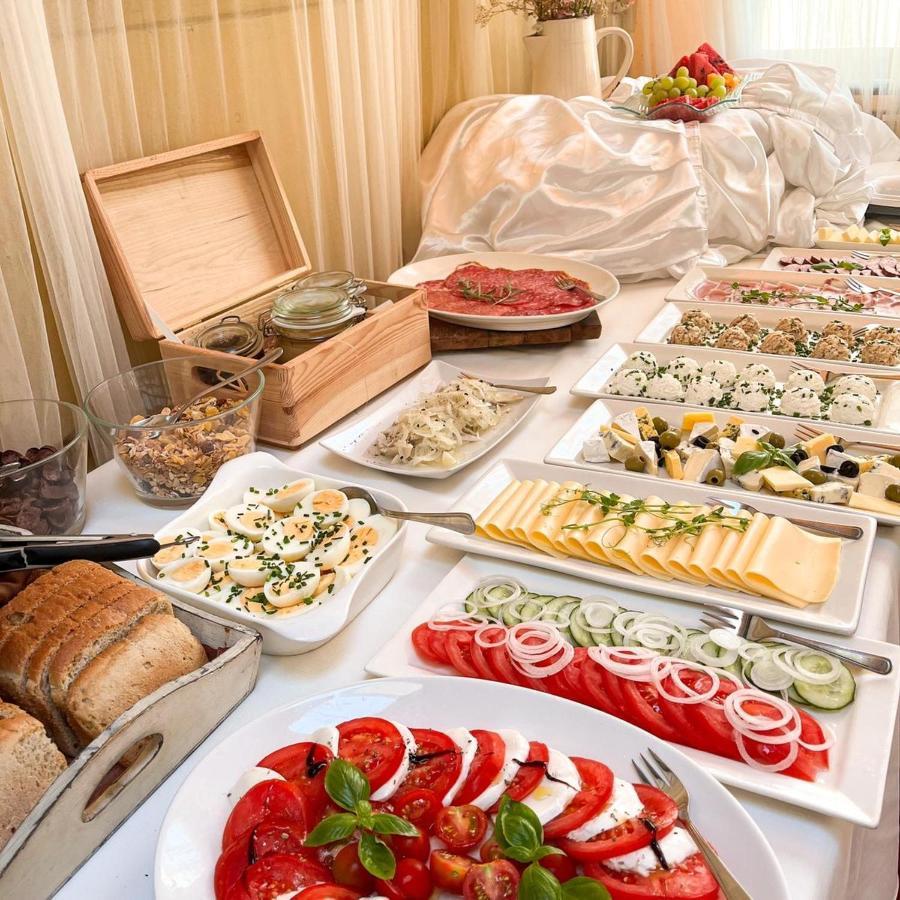 Palac Bazantarnia Pszczyna Exteriör bild
