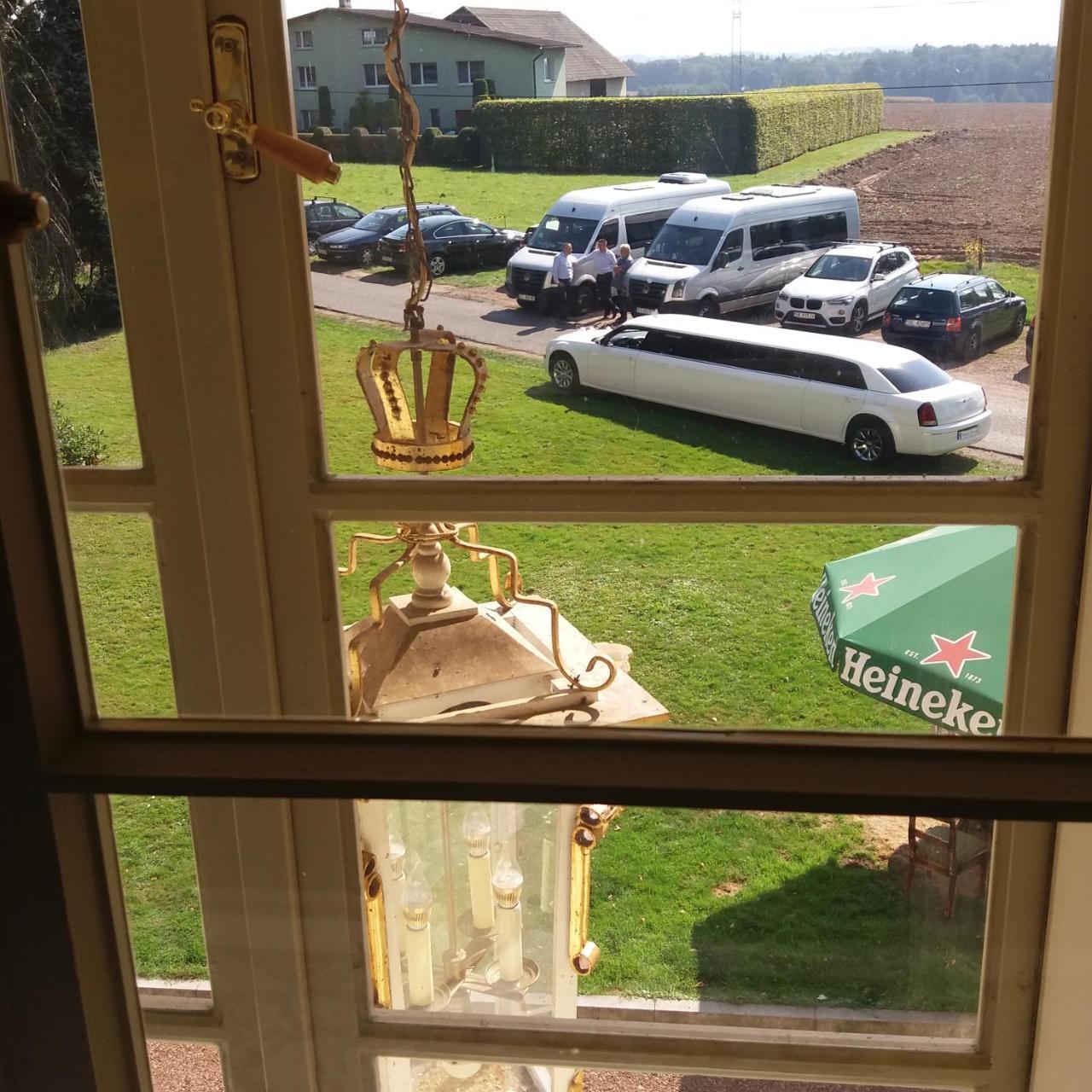 Palac Bazantarnia Pszczyna Exteriör bild